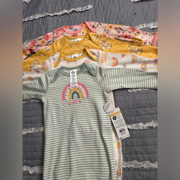 Gerber Other - Selling Gerber gowns for babygirl. Size 0-6M.